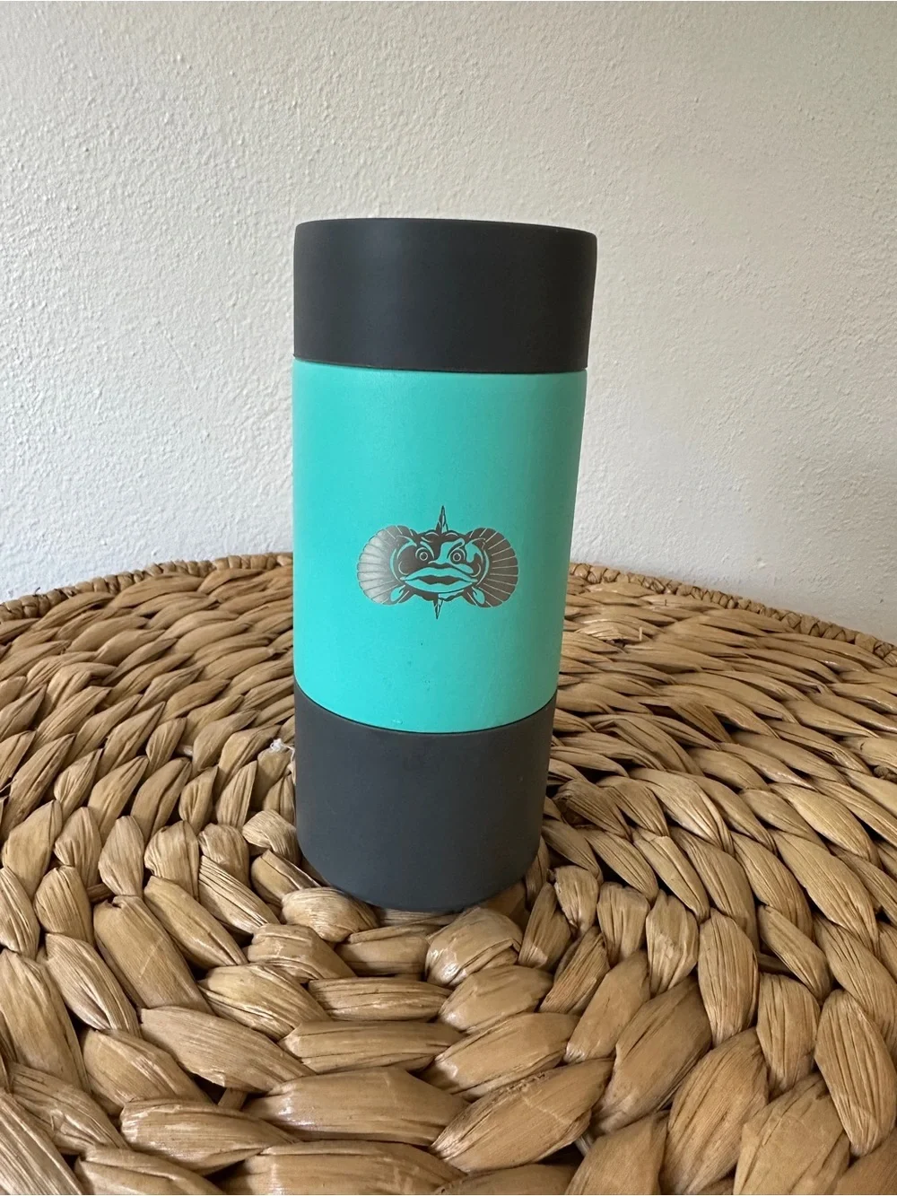 Toadfish Non Tipping Slim Can Cooler Teal Stainless Steel Insulated Koozie Great